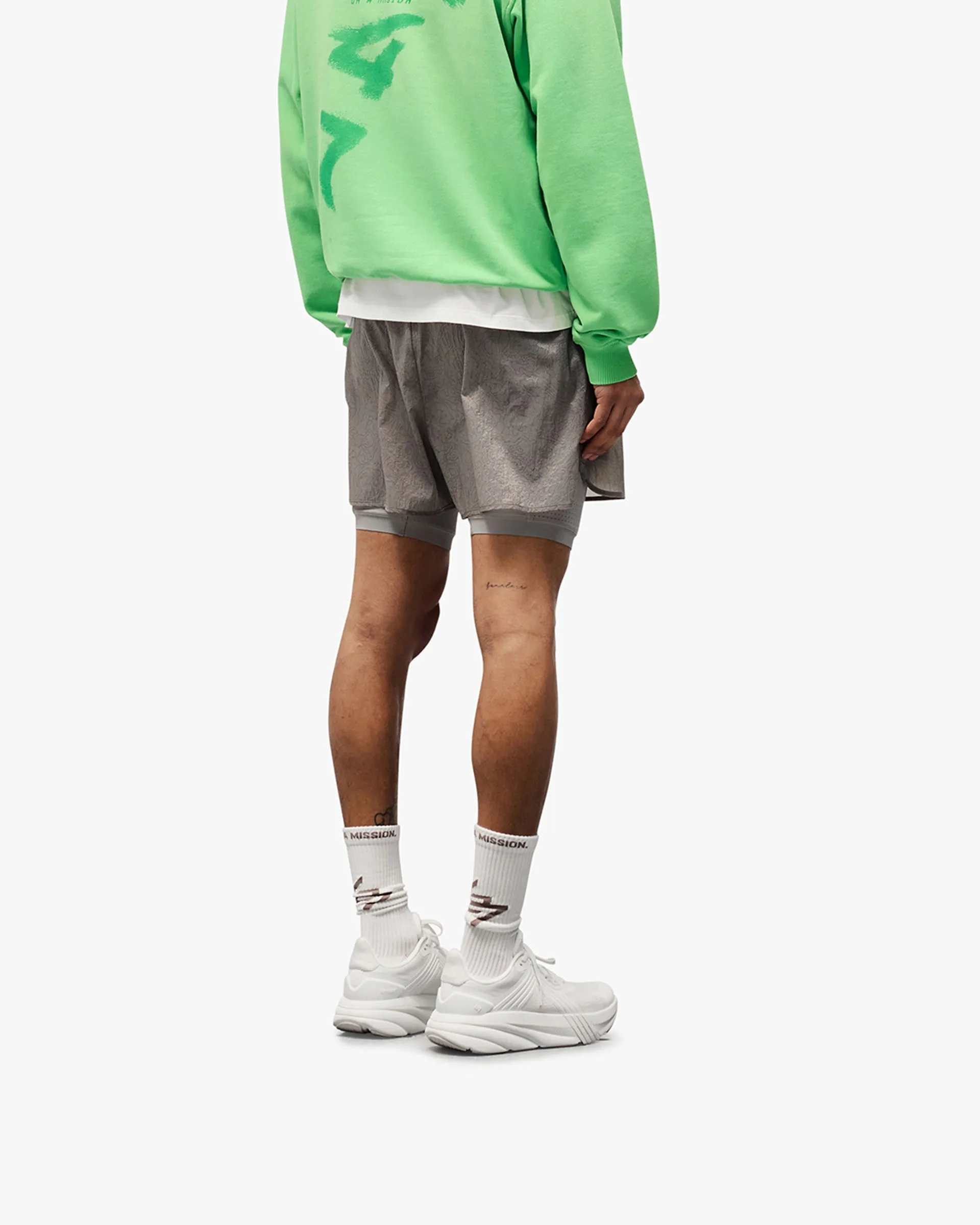 247 Contour 2-In-1 Run Shorts - Titanium Fade Resistant Dye