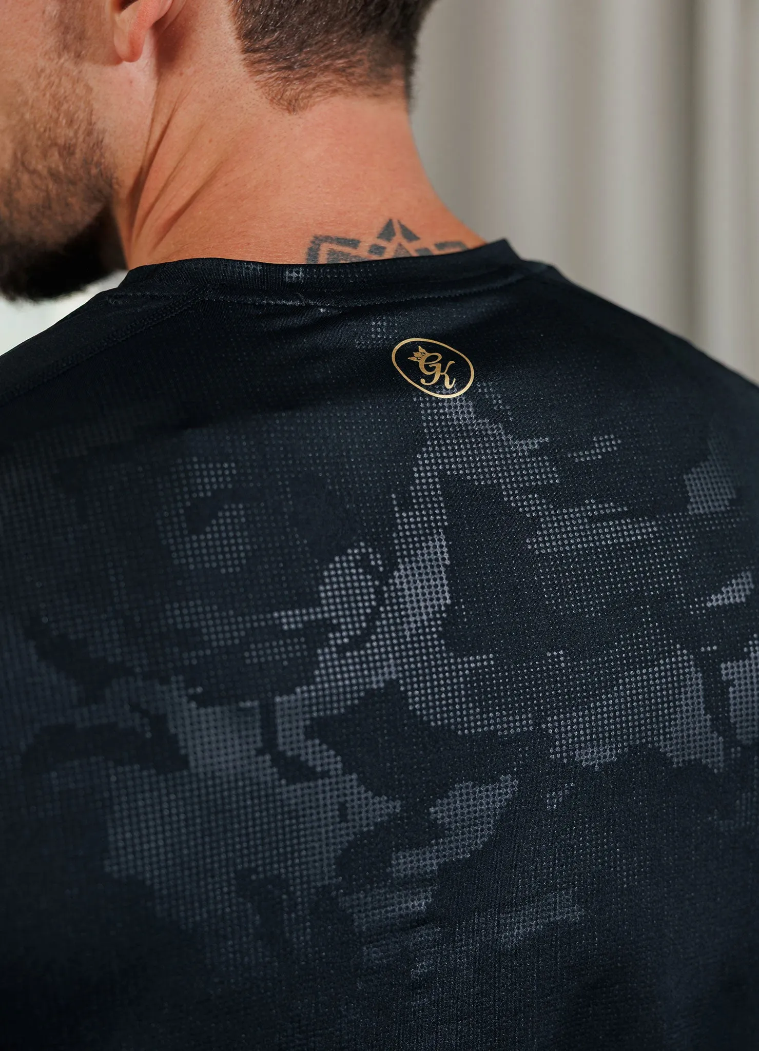 Gym King Debossed Camo Tee - Black/Gold Versatile Trend All Day Flex