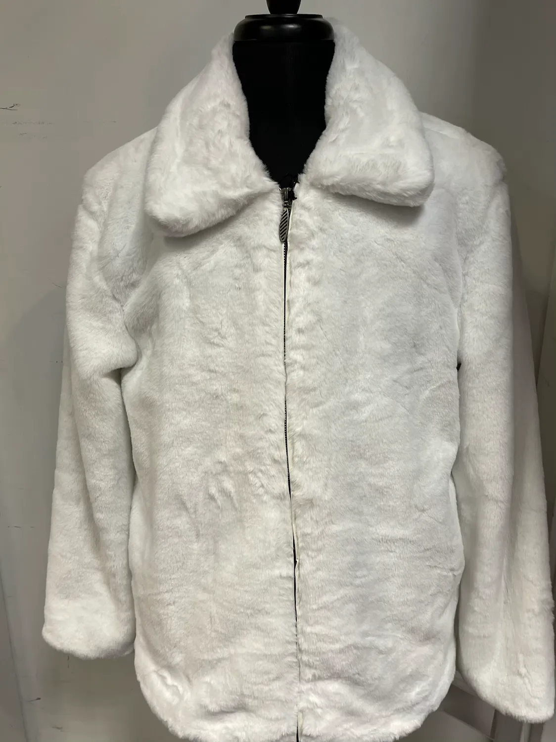 4338-BLAST BLUE MARTINI FUR JACKET I WHITE Cool Tone