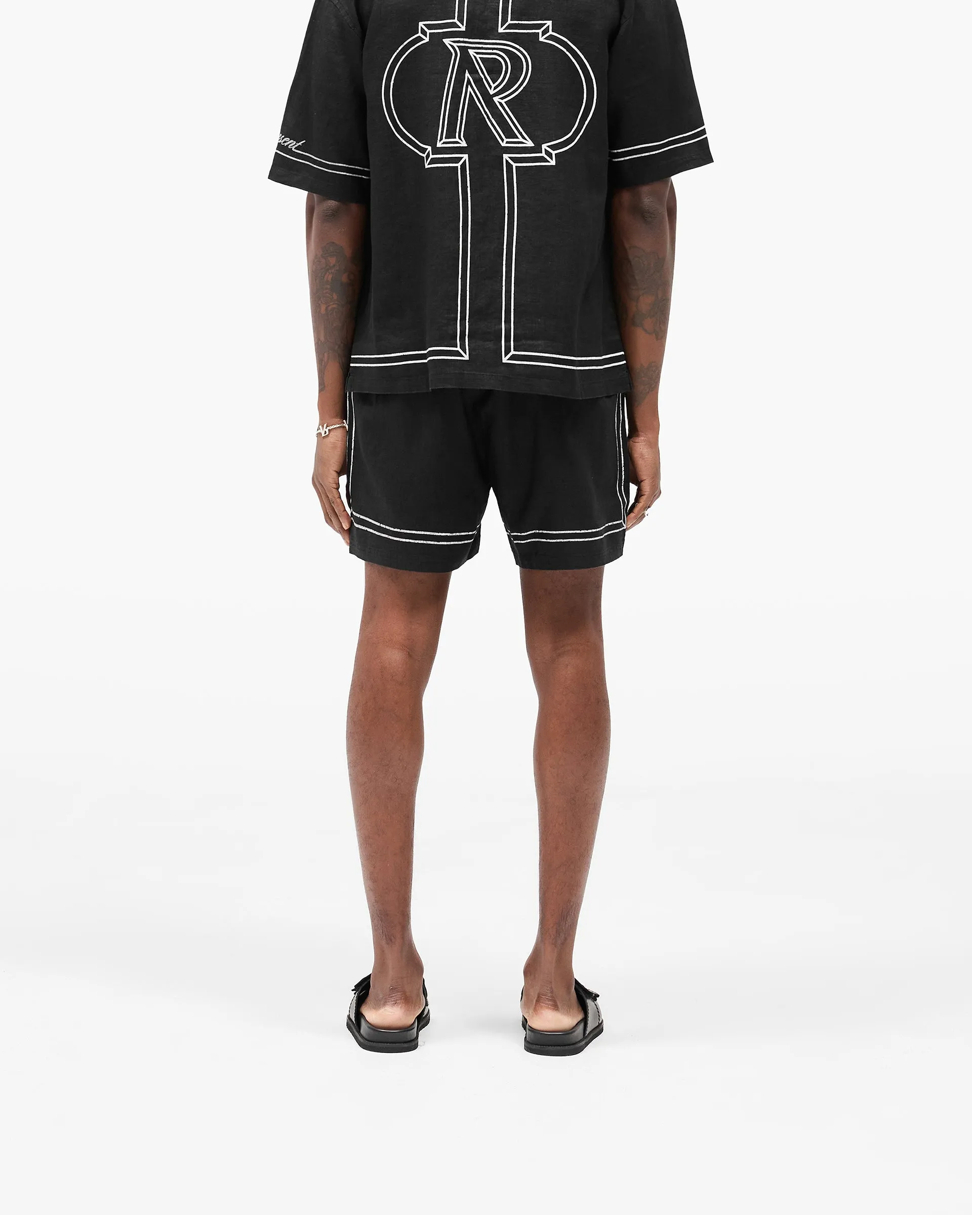 Border Short - Jet Black Versatile Fit