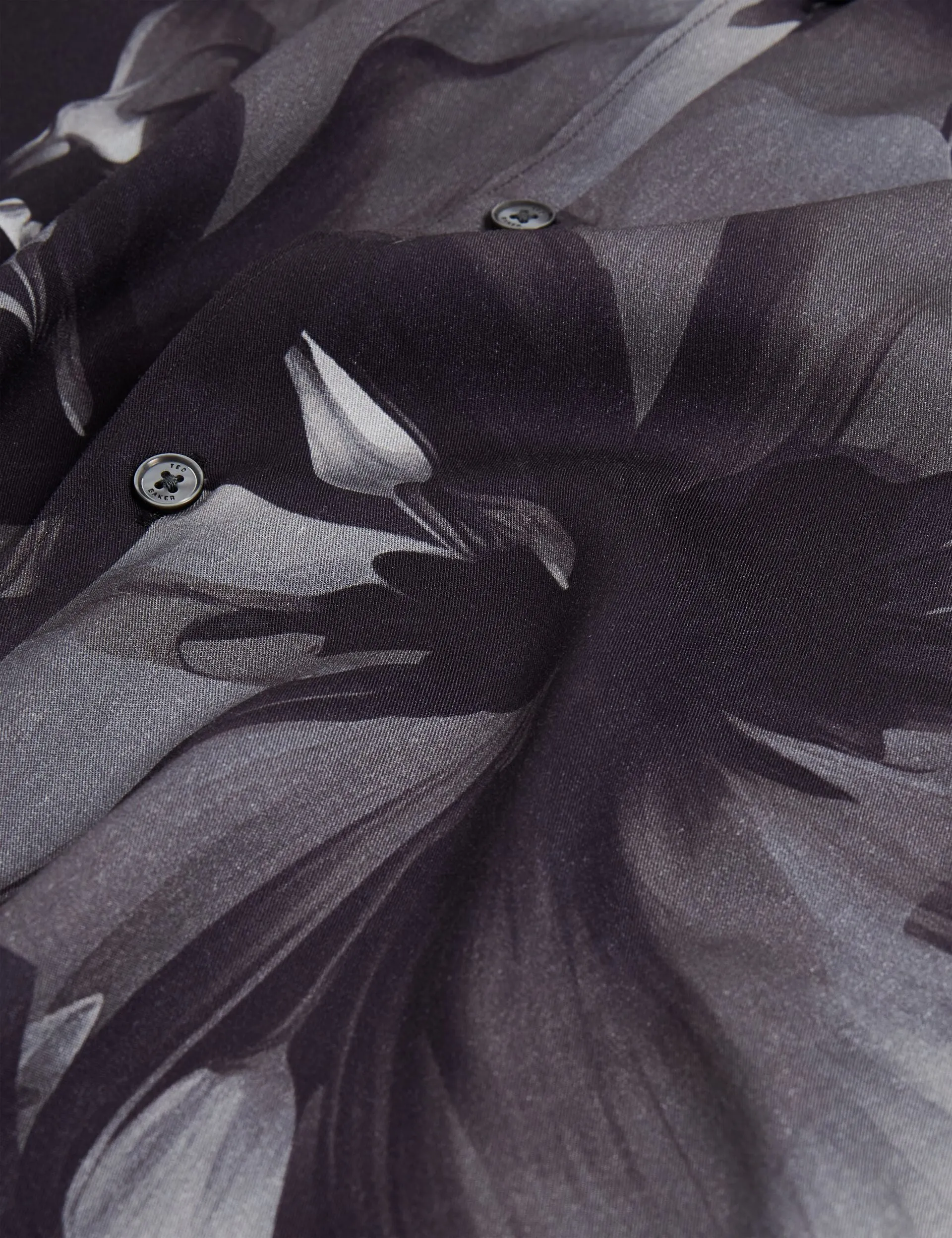 AMUND | BLACK high-low hem Reinforced Seams