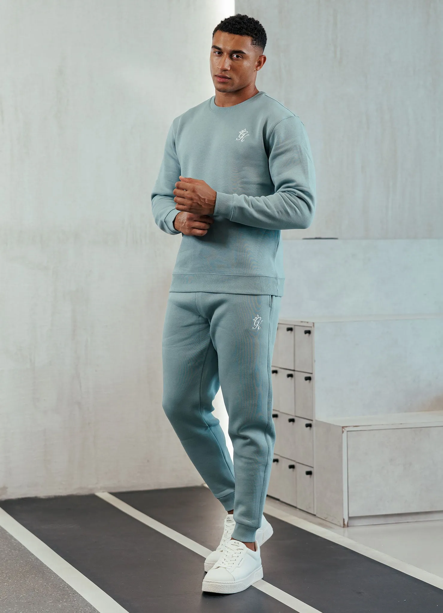 Cool in summer Fresh Chic Gym King Fundamental Fleece Crew - Smoke