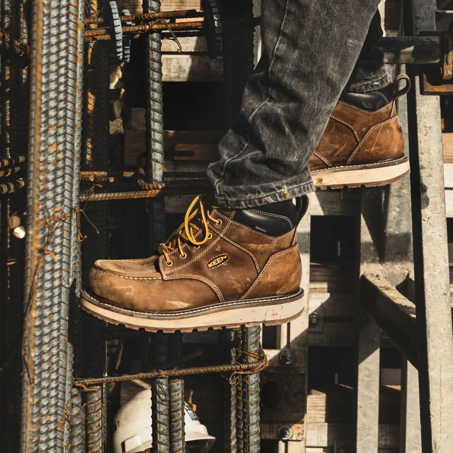 MEN'S CINCINNATI 6" CARBON-FIBER TOE Sock Fit Cushioned Step Urban Traveler