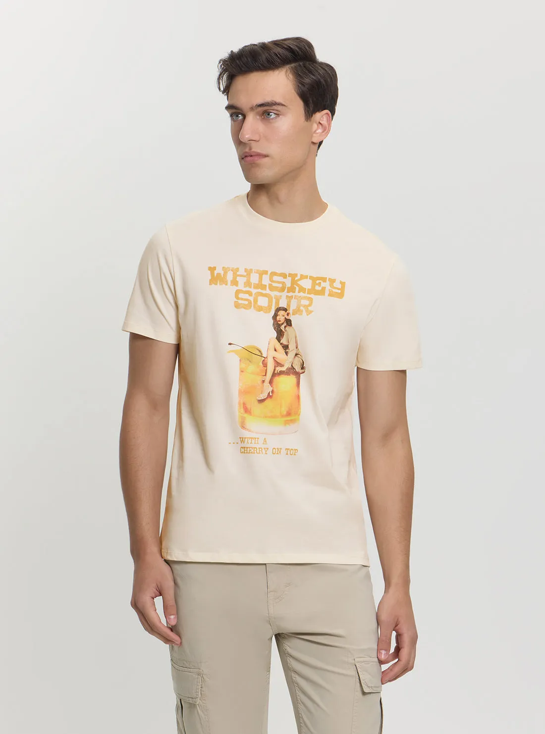 V-Neck Eco Beige Whiskey Sour Graphic T-Shirt