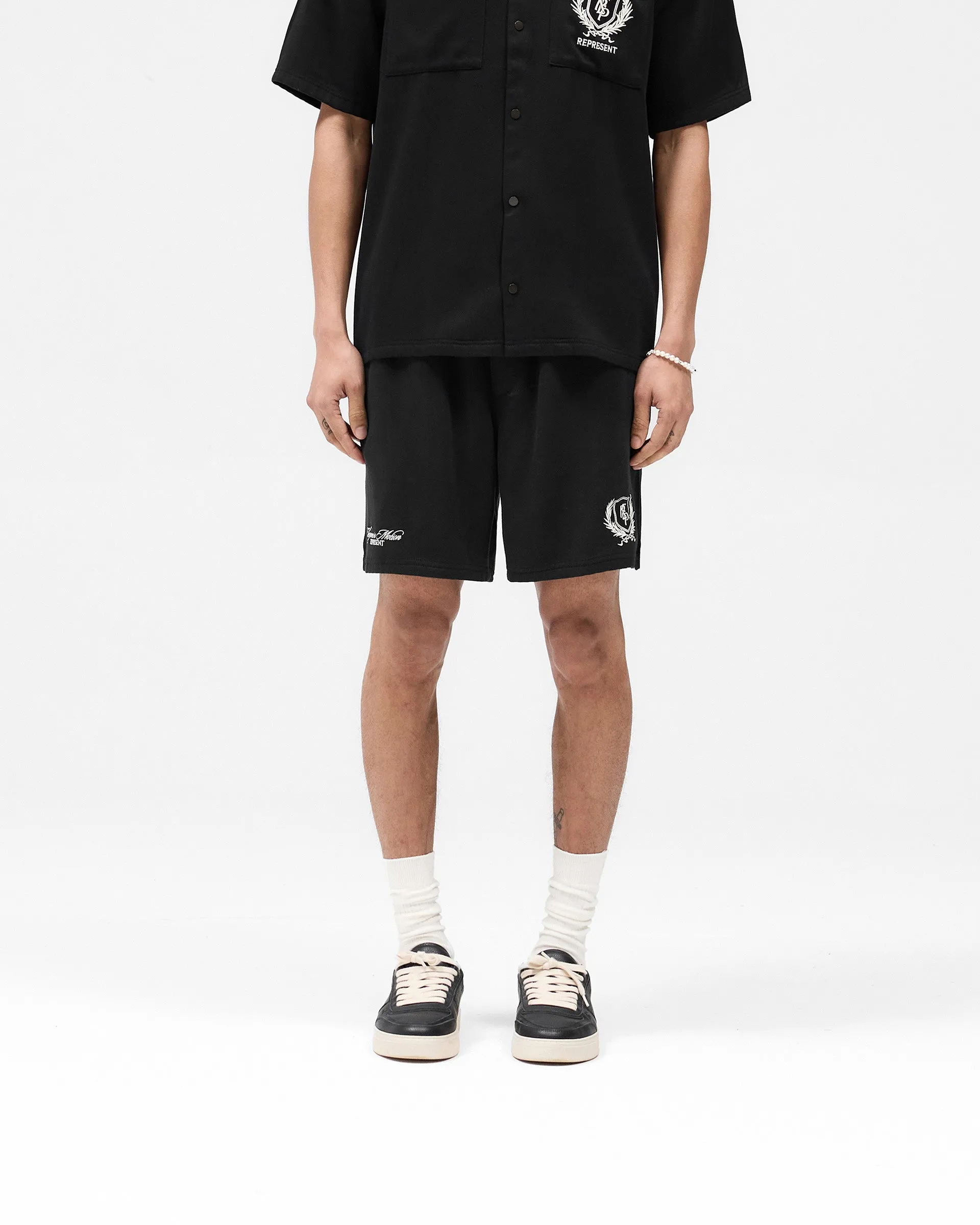 Ventilated Back Panels Represent Crest Short - Jet Black