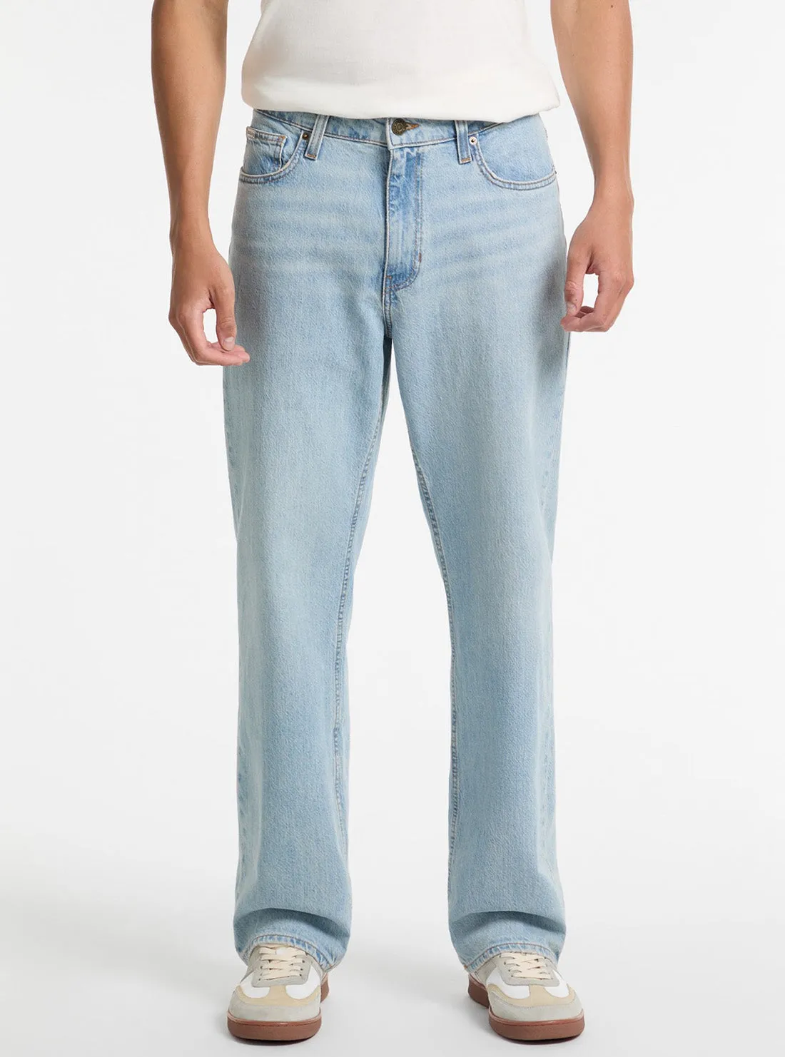 Tailored Silhouette Dynamic Style Guess Jeans Eco G15 Relaxed Tapered Jeans in Light Wash