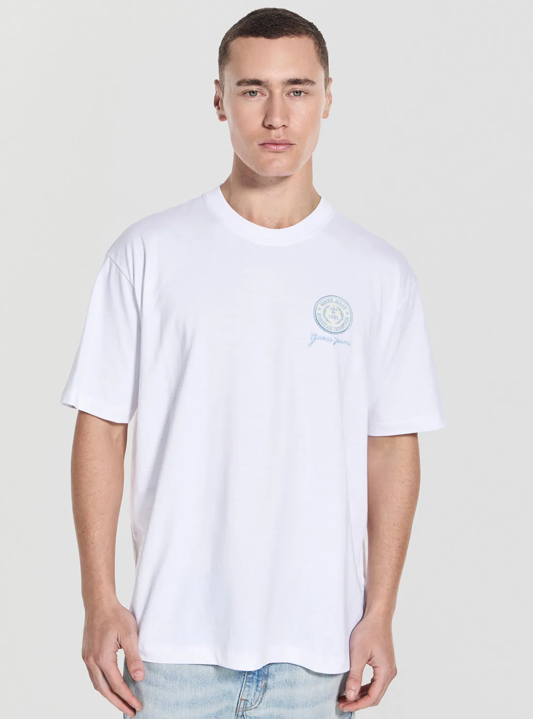 Flexible Weave All-Weather Wear Guess Jeans White Oversized Embroidery Patch T-Shirt