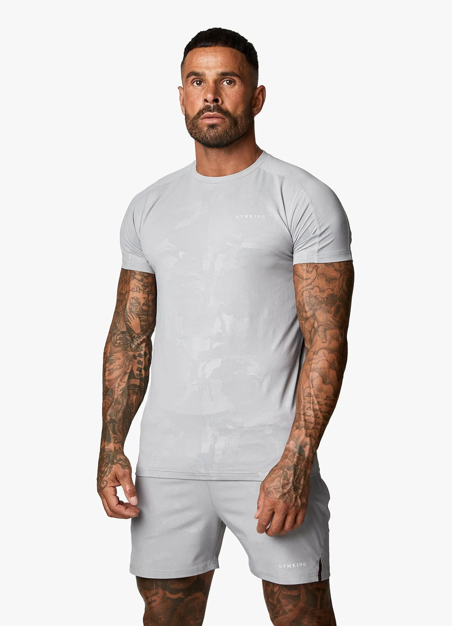 Gym King Debossed Camo SS Tee - Cloudy Grey SunProtectionFabric
