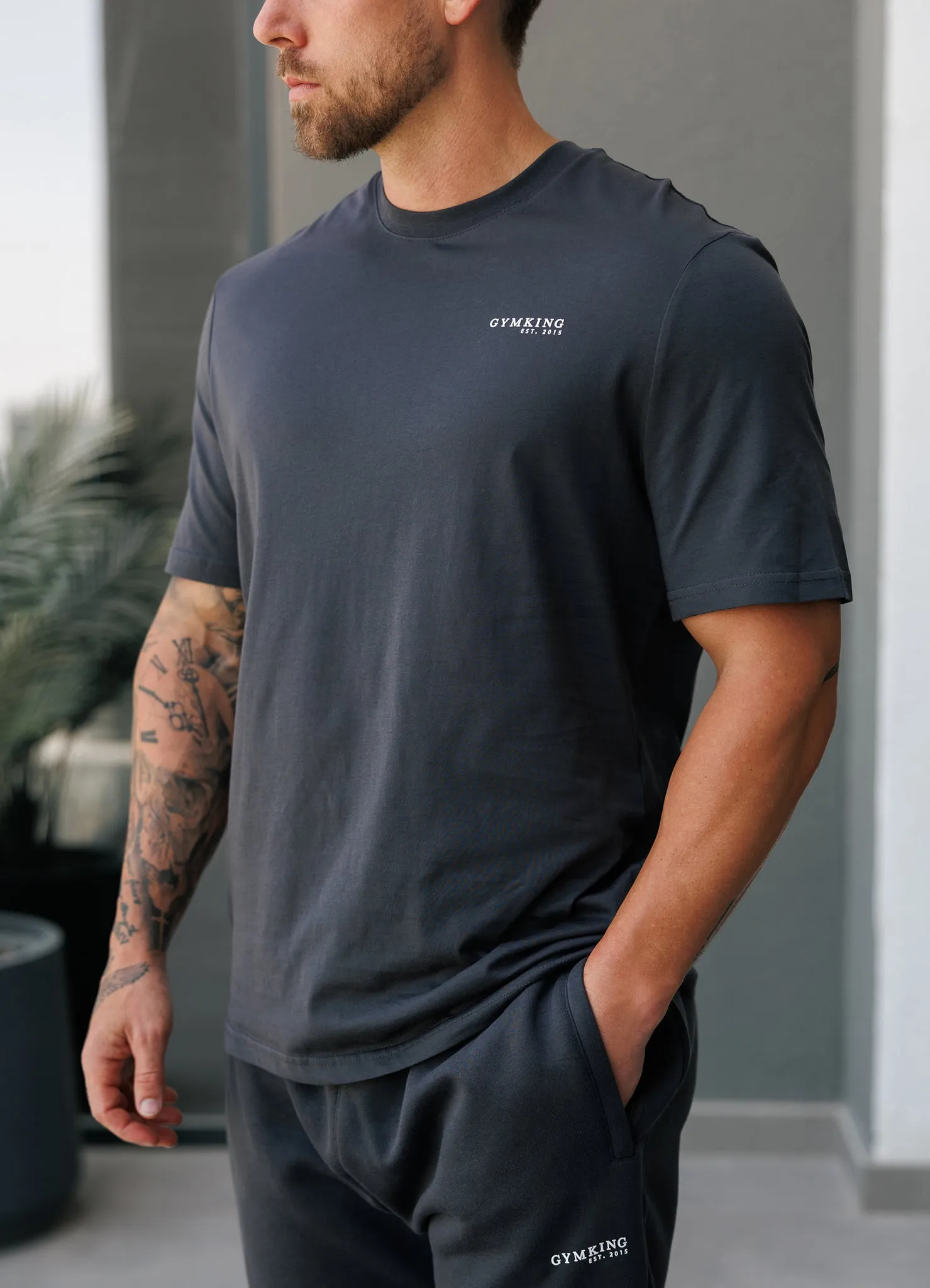 Chilly Weather Style Wrinkle-Free Gym King Established Regular Fit Tee - Pewter/White