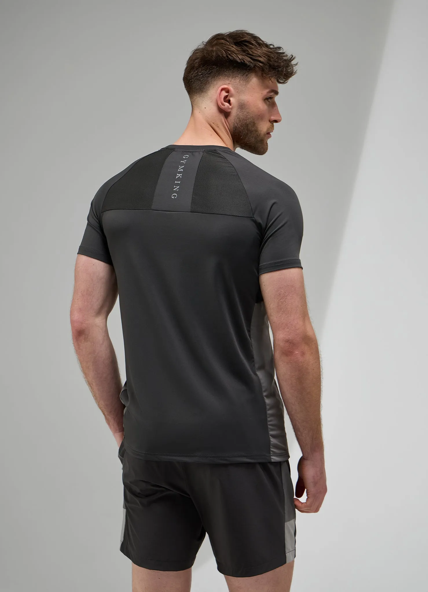 Gym King Focus Woven Tee - Black / Twilight Grey sequined details Sleek Stretch