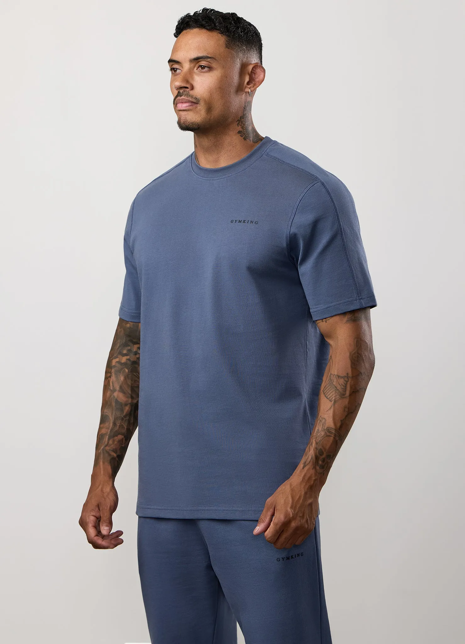 RibbedNeckBanding FunctionalPockets Gym King Linear Jersey Tee - Deep Sea Blue