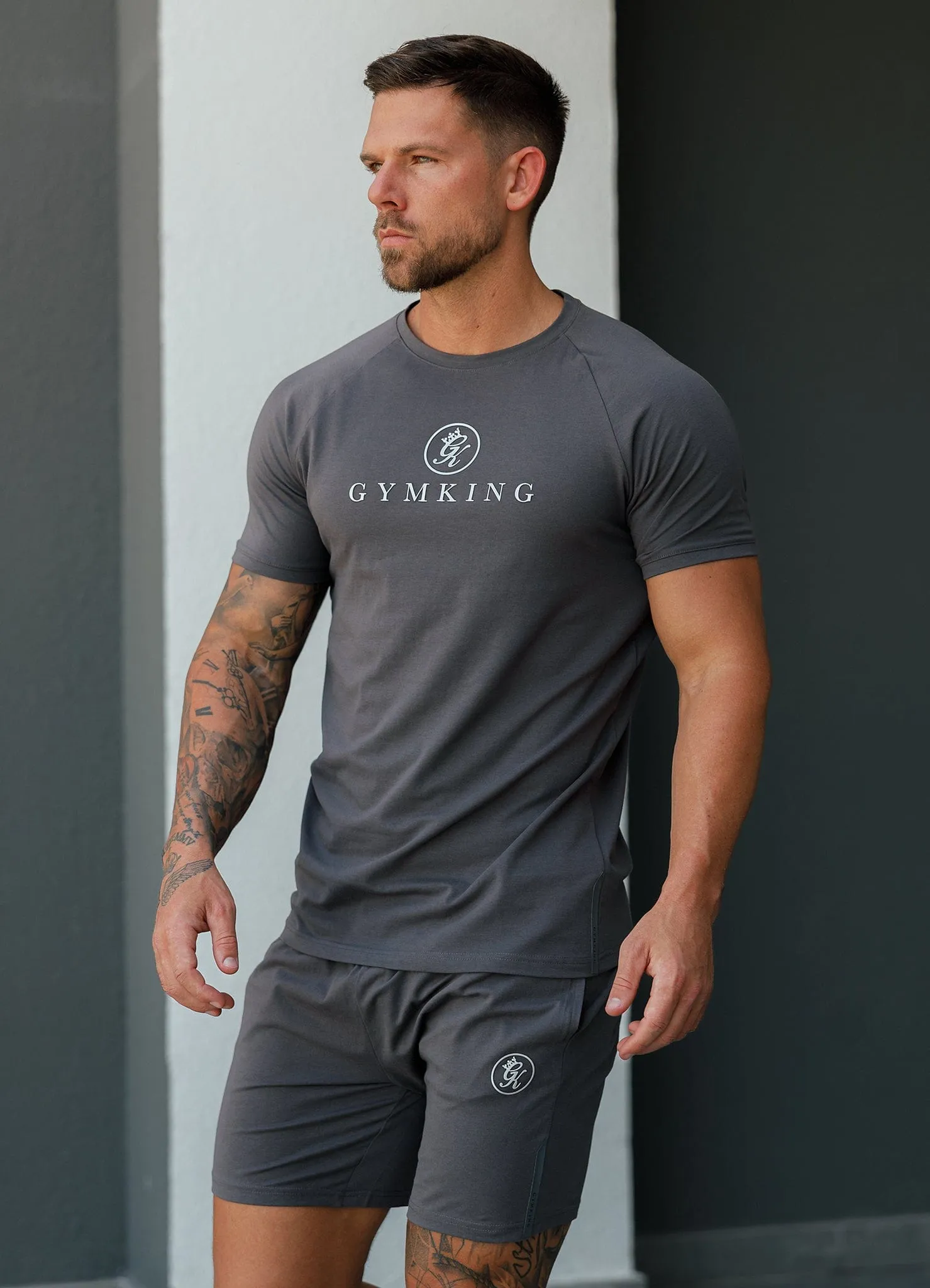 Non Restrictive Cut Gym King Pro Logo Jersey Tee - Graphite
