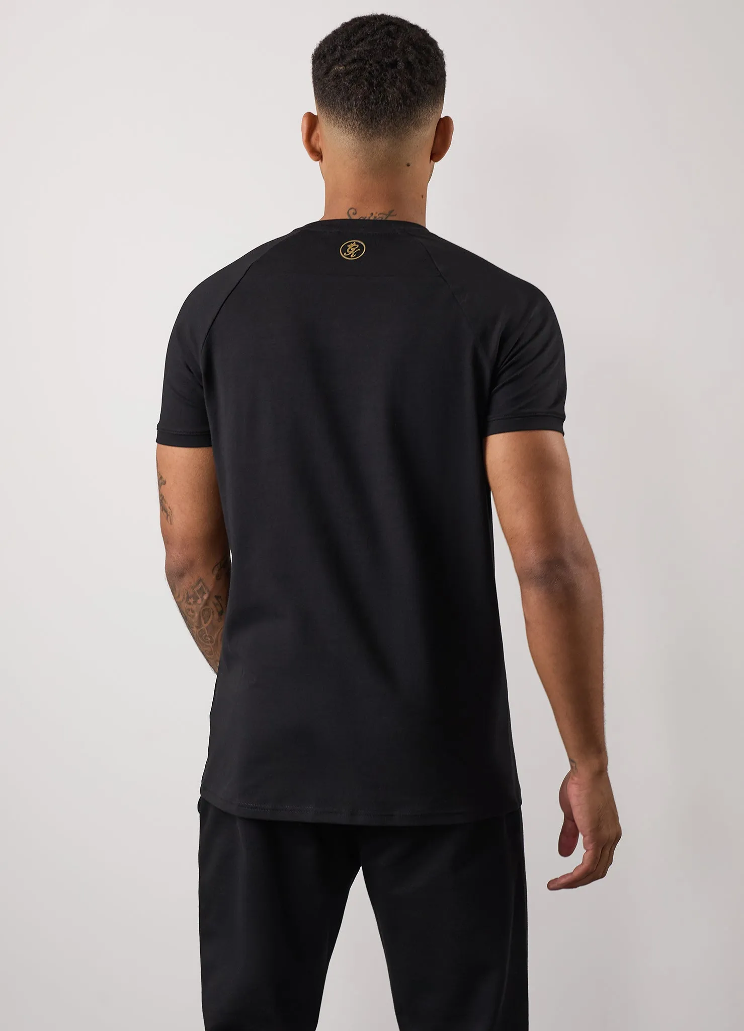 LayeredHemDetails Gym King Pro Tee - Black/Gold