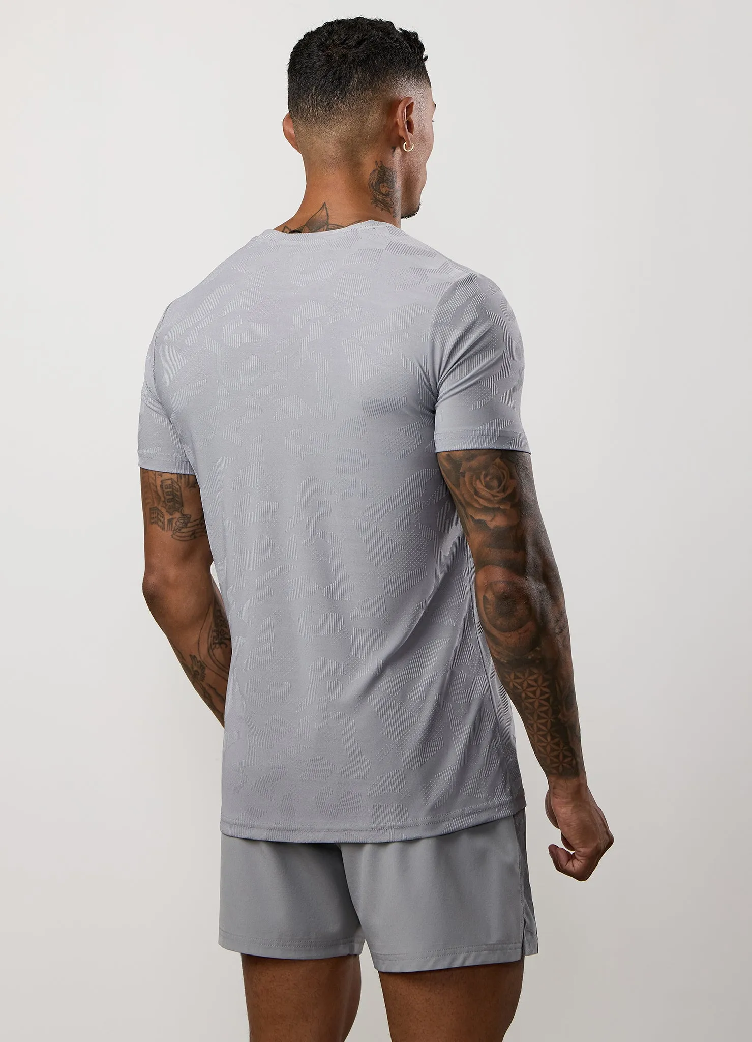 Gym King Progress Texture Tee - Urban Grey Weekend Smart Look right size