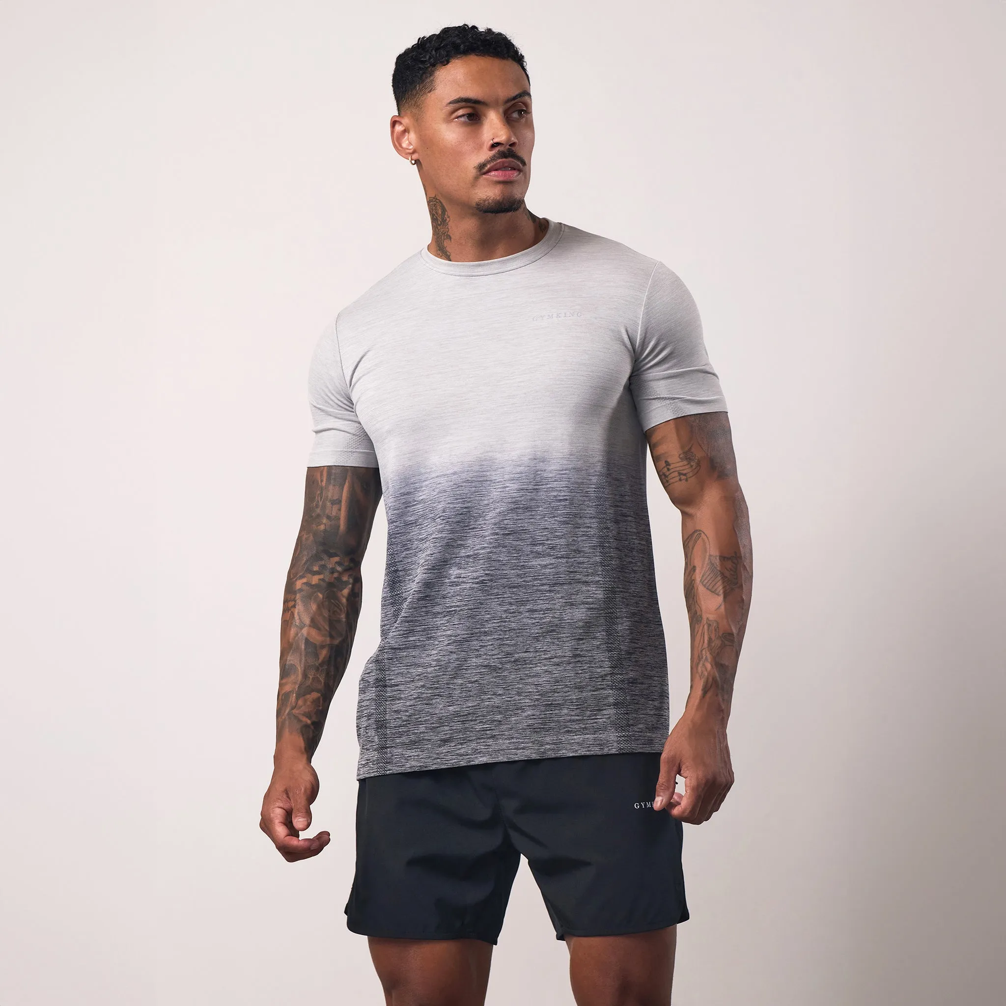 Gym King Relentless Ombre Seamless Tee - Black/Urban Grey Versatile Layering Piece MoistureWickingFabric