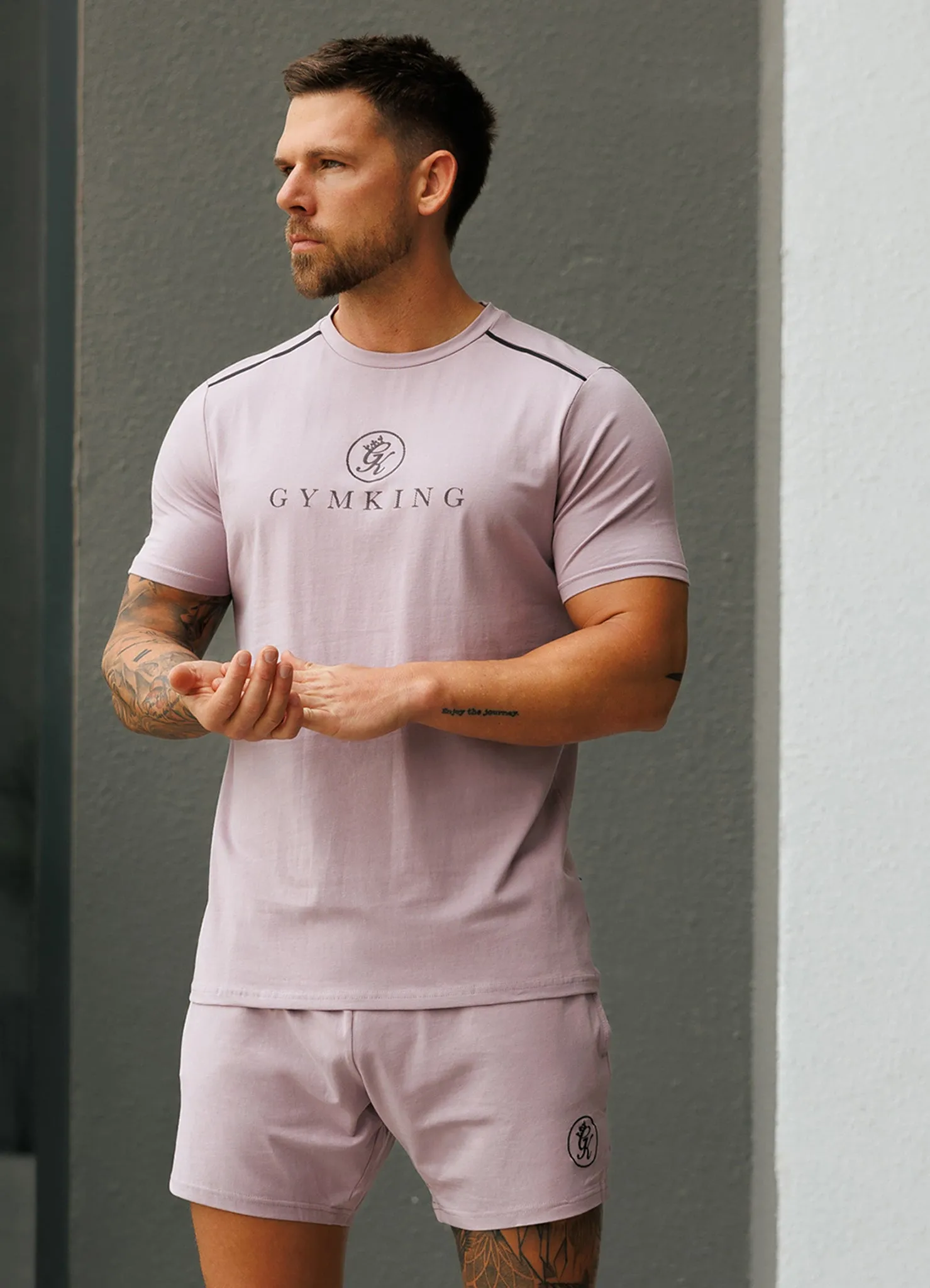 Gym King Pro Logo V2 Jersey Tee - Lilac Smoke Modern Outfit