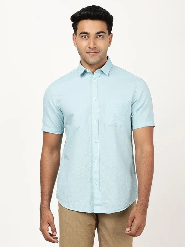 Men Solid Half Sleeve Cotton Blend Shirt Tuckable Hem