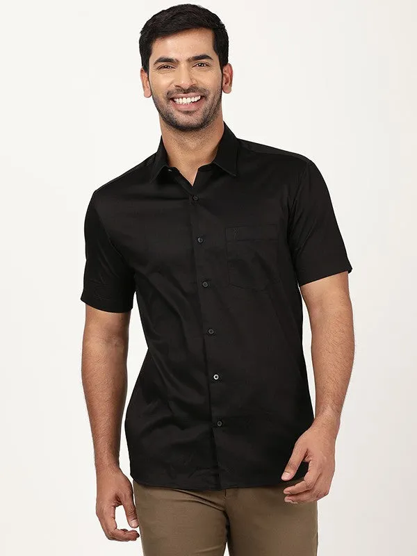 Beach Wear Statement Maker Men Solid Half Sleeve Cotton Stretch Shirt