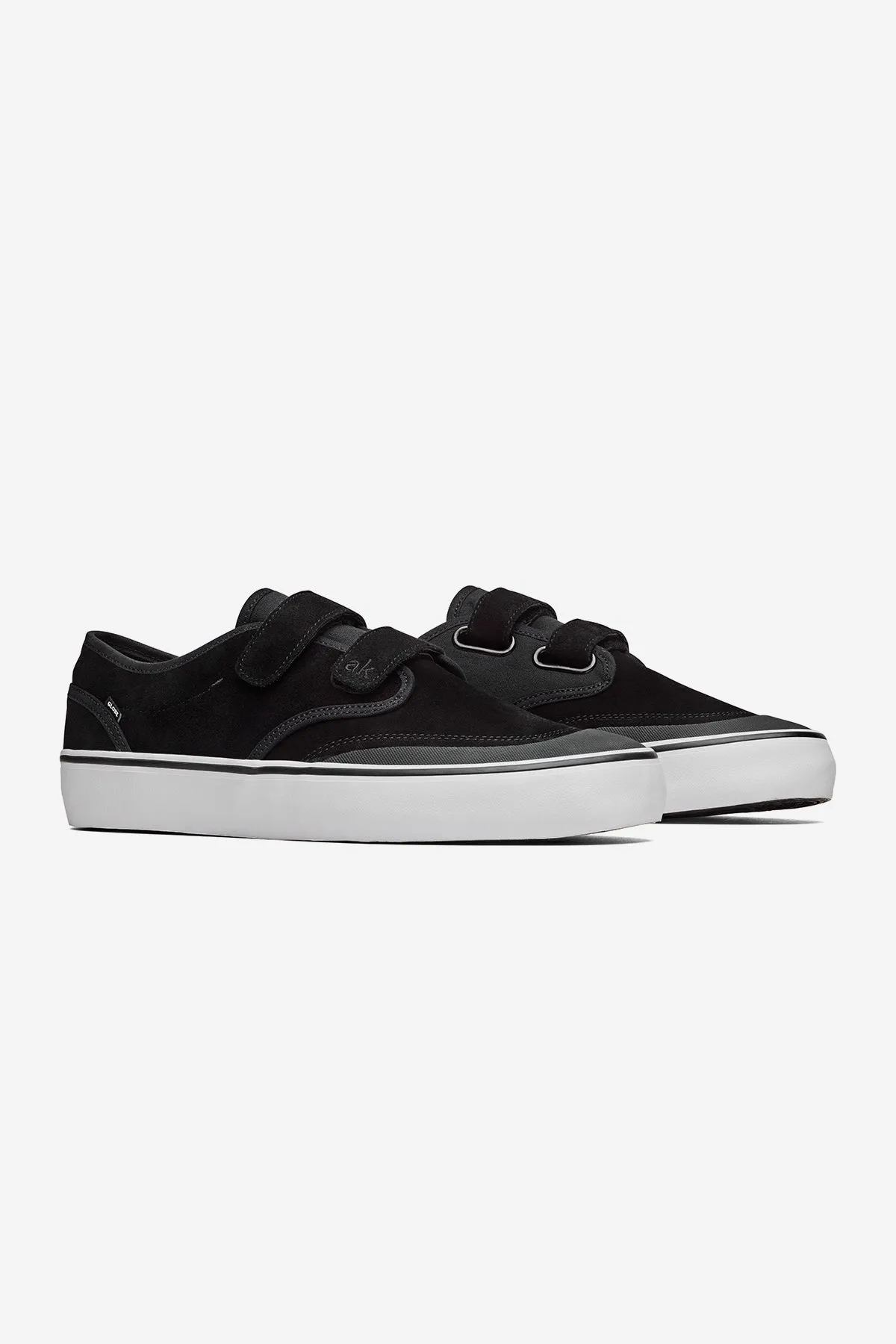 Crowd Favorite Low   Top Motley II Strap - Black/White - Shoes