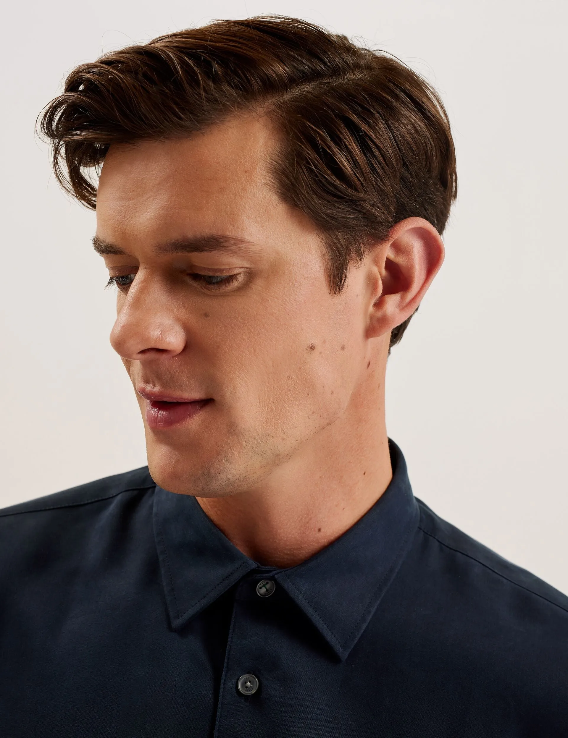 Poolside Lounge Graphic Art NESSMEN | NAVY