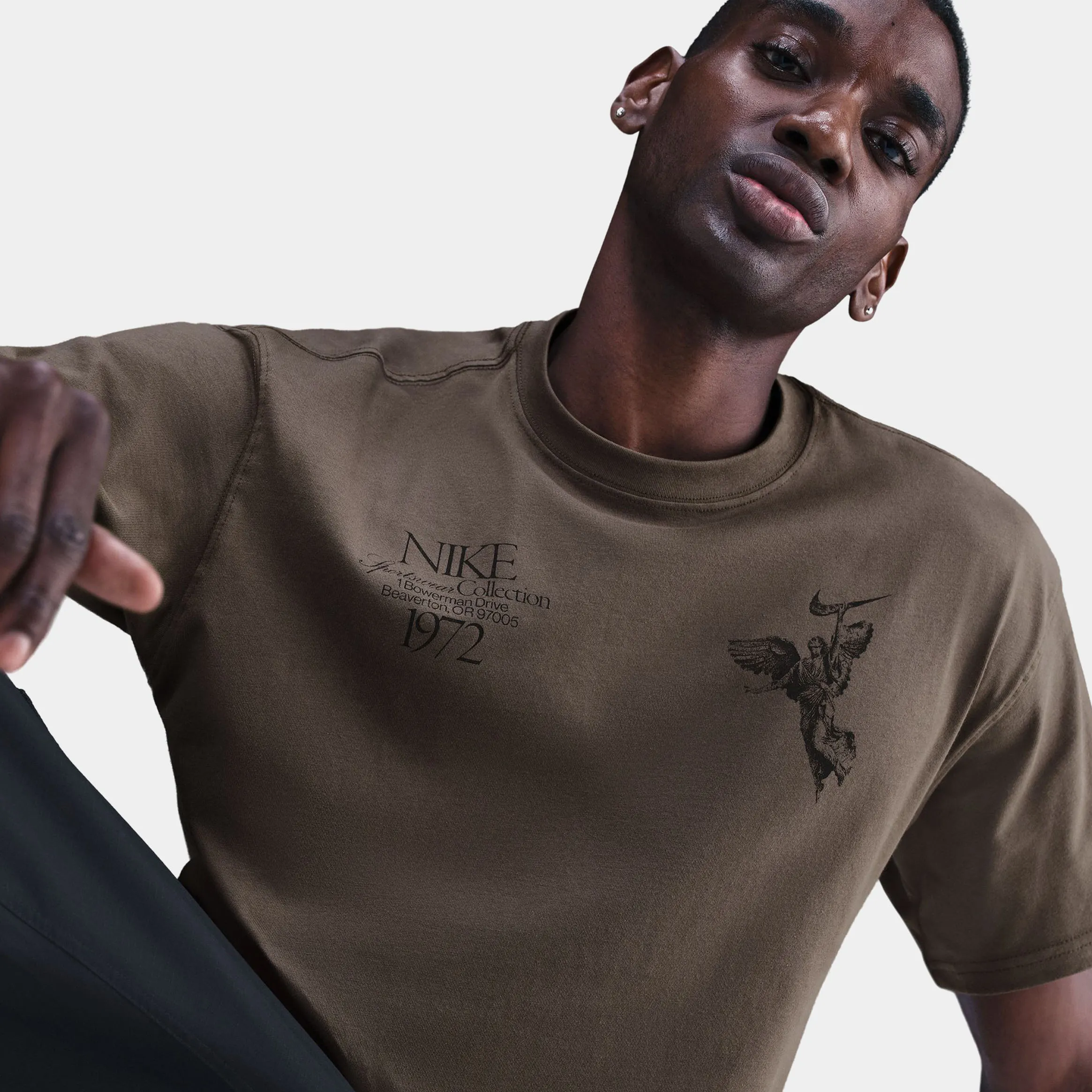 Effortless Layer NSW Max 90 On The Wings Of Victory Mens Short Sleeve Shirt (Grey/Black)