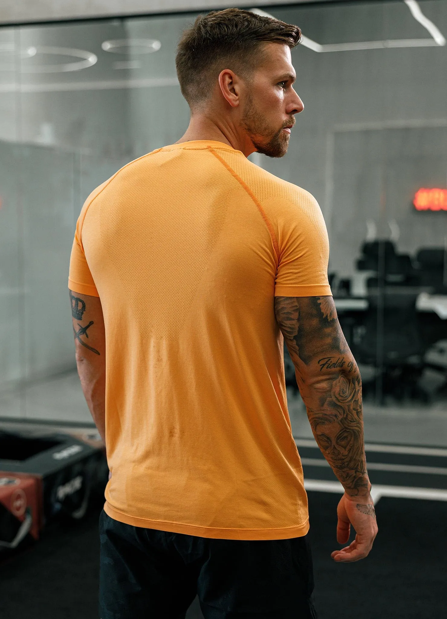 Everyday Chic Gym King Seamless Tee - Soft Orange