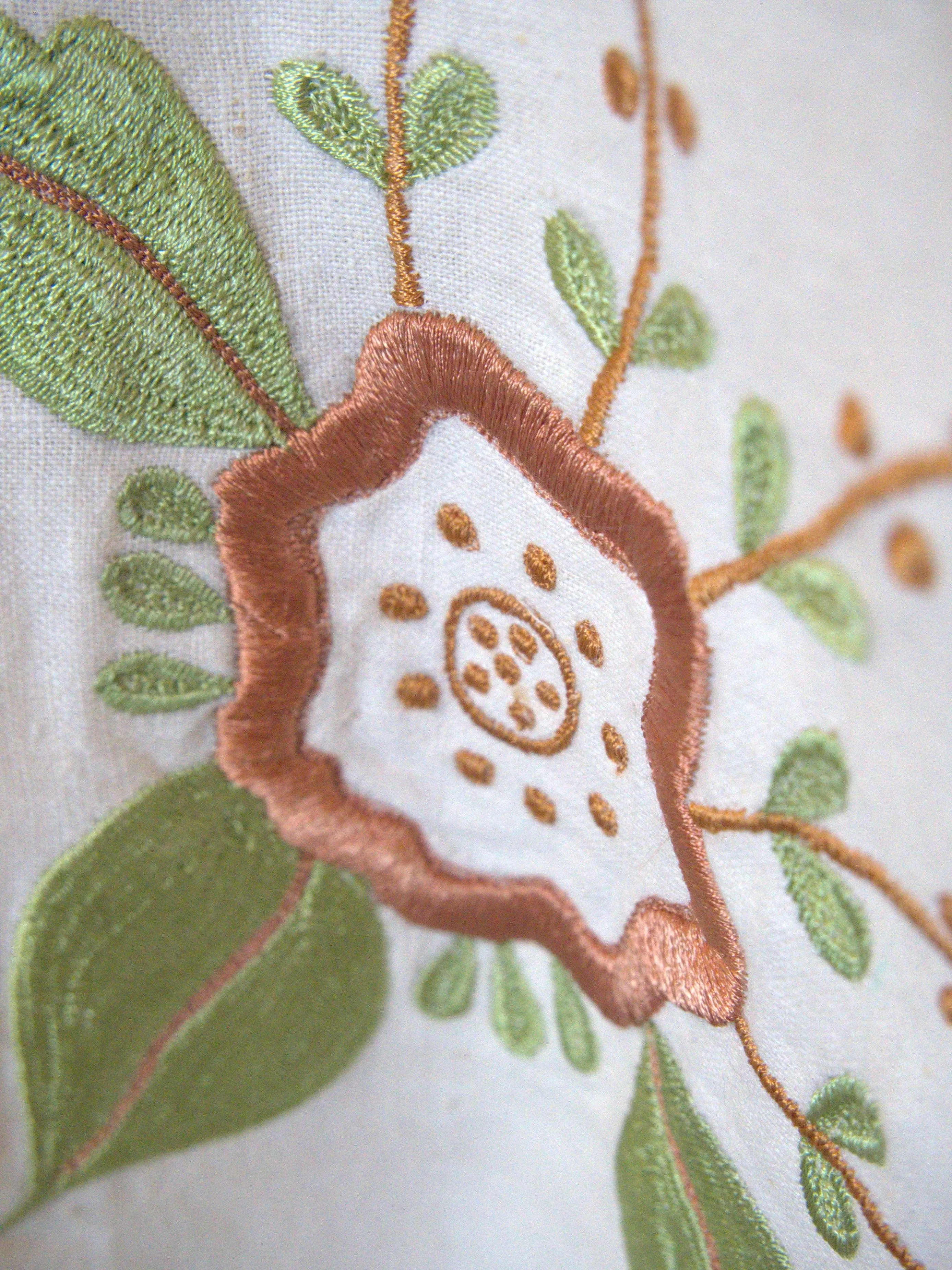 Classic Style Khadi Short Sleeve Shirt - Ecru Floral Embroidery