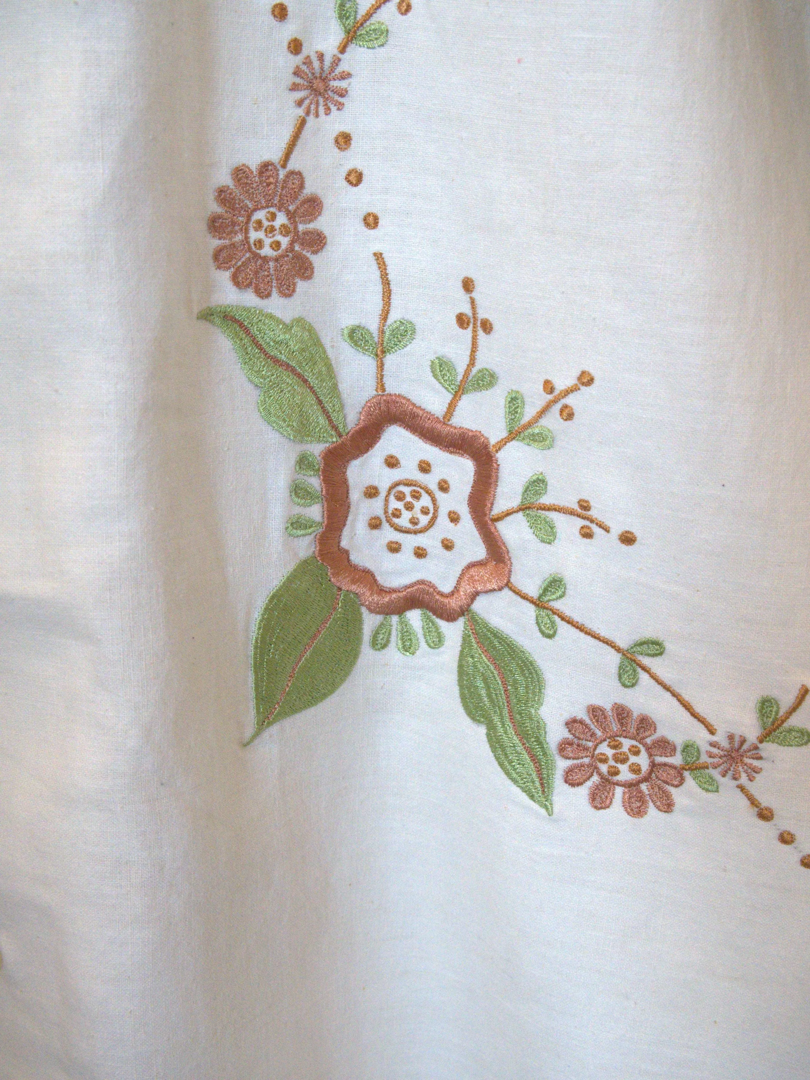 No Slip Shoulder Grip Weekend Style Khadi Short Sleeve Shirt - Ecru Floral Embroidery