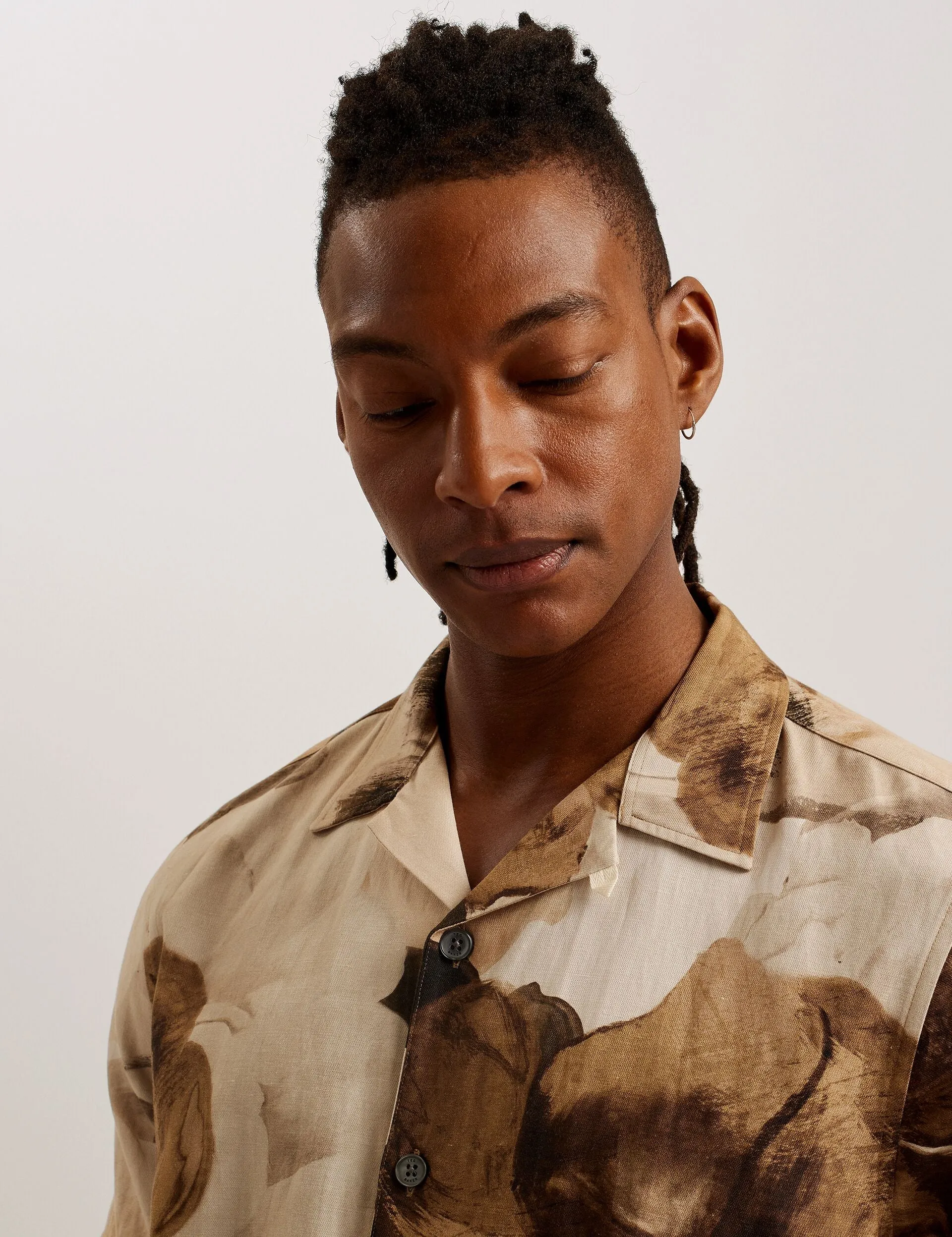 HENRIS | ECRU Athletic Cut