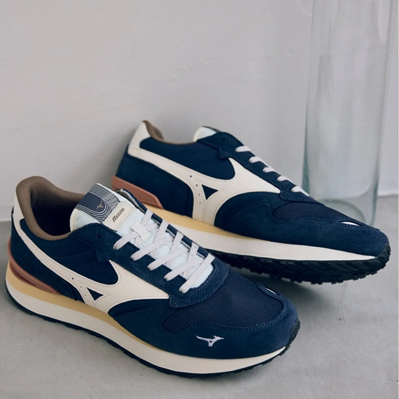 Long Lasting Outsole Durability Color Pop Mizuno RB87 Odyssey Trainer Gray / Pristine / Cameo Brown