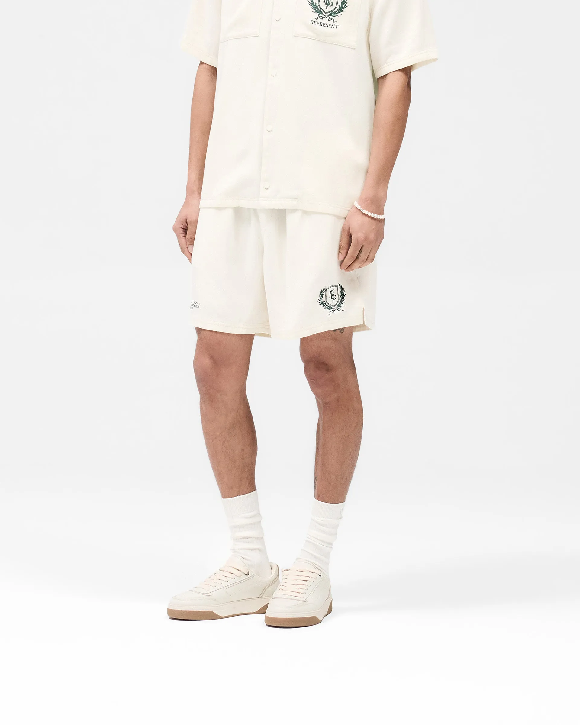 Represent Crest Short - Antique White Daily Essential Soft Motion