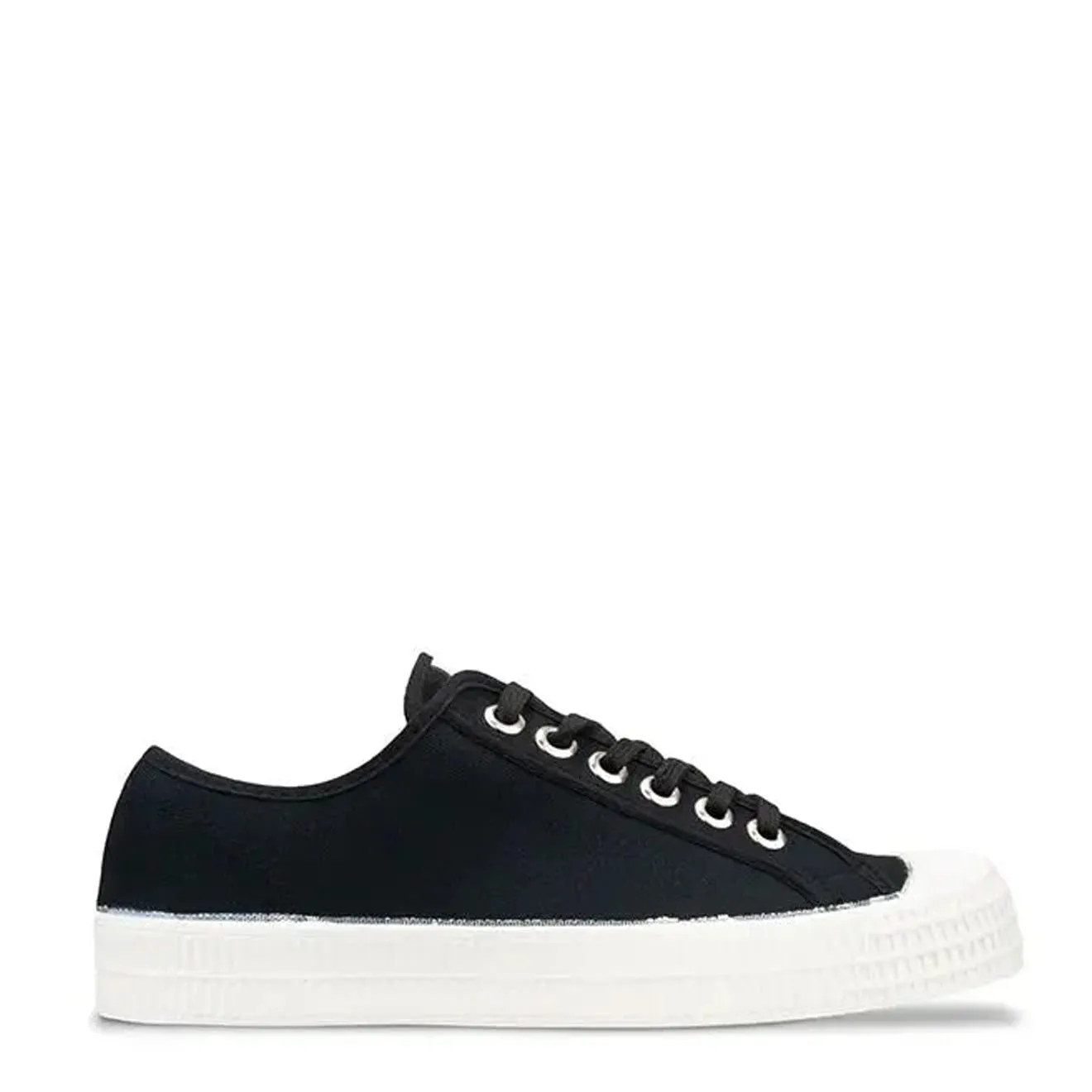 Novesta Star Master Trainer Black / White Water Edge Celebrity Vibe