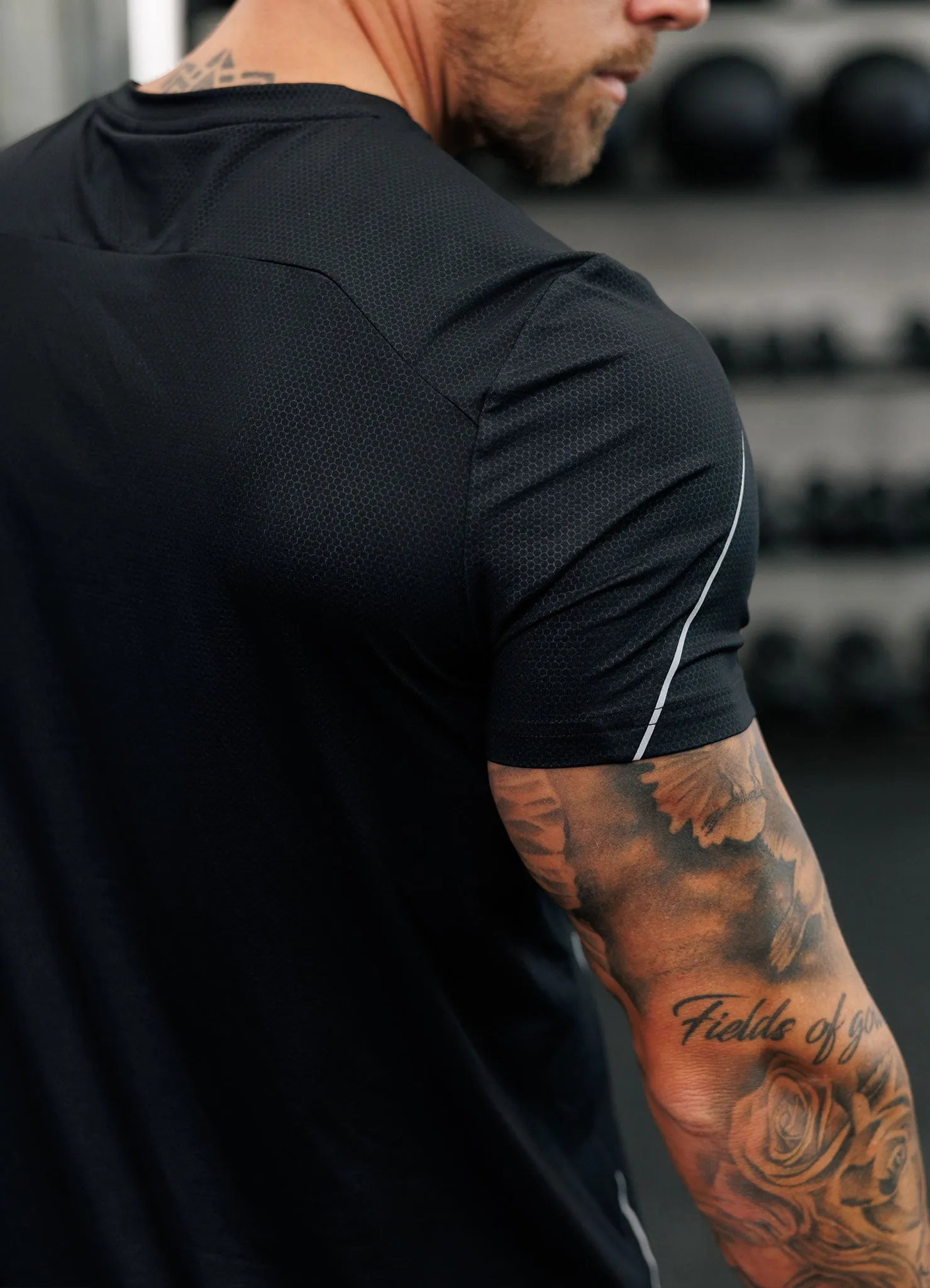 Light and Breathable No-Fuss Design Gym King Hex All Over Print Tee - Black/Fossil Grey