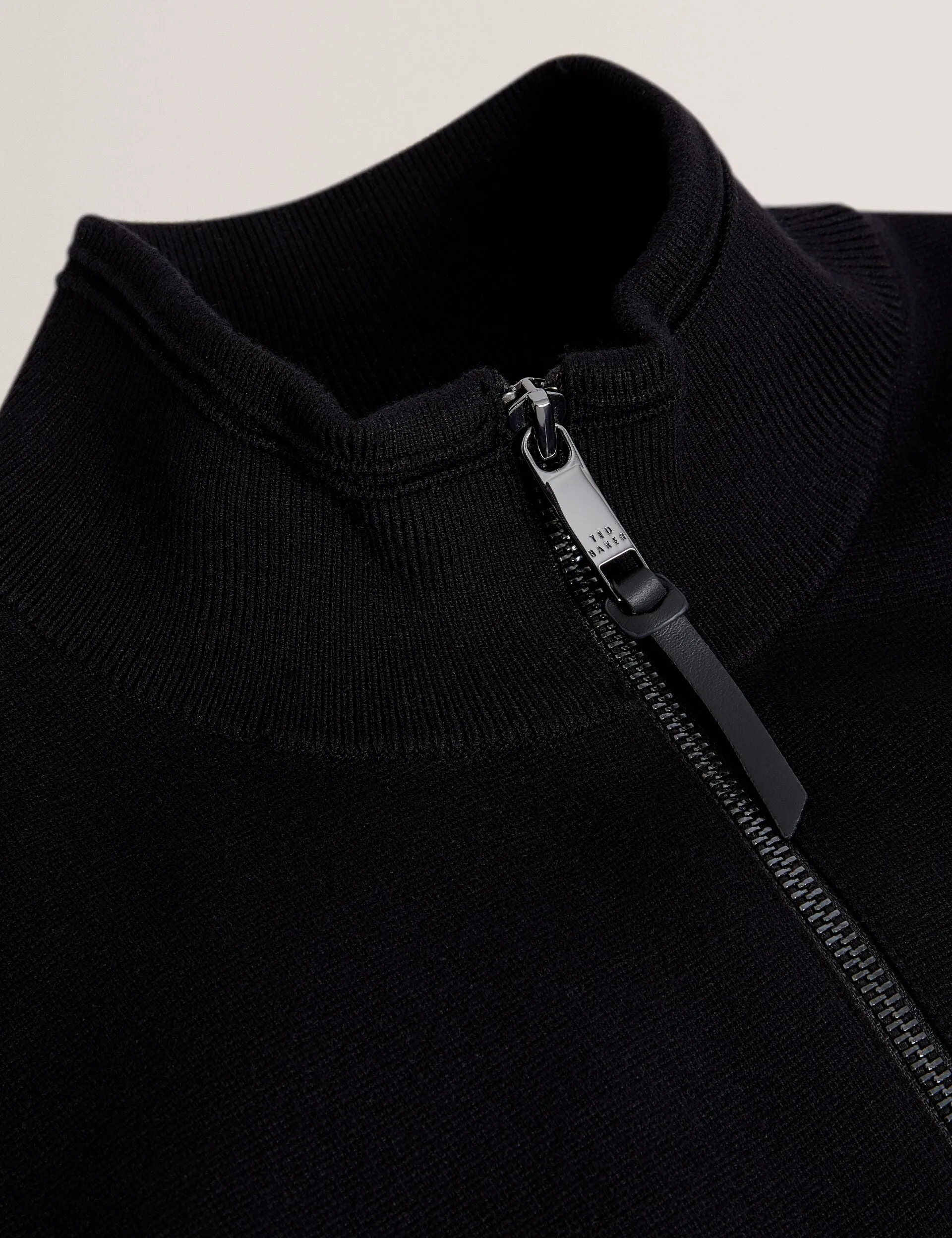 Low Bulk High Warmth All Season Compatibility TERINCE | BLACK