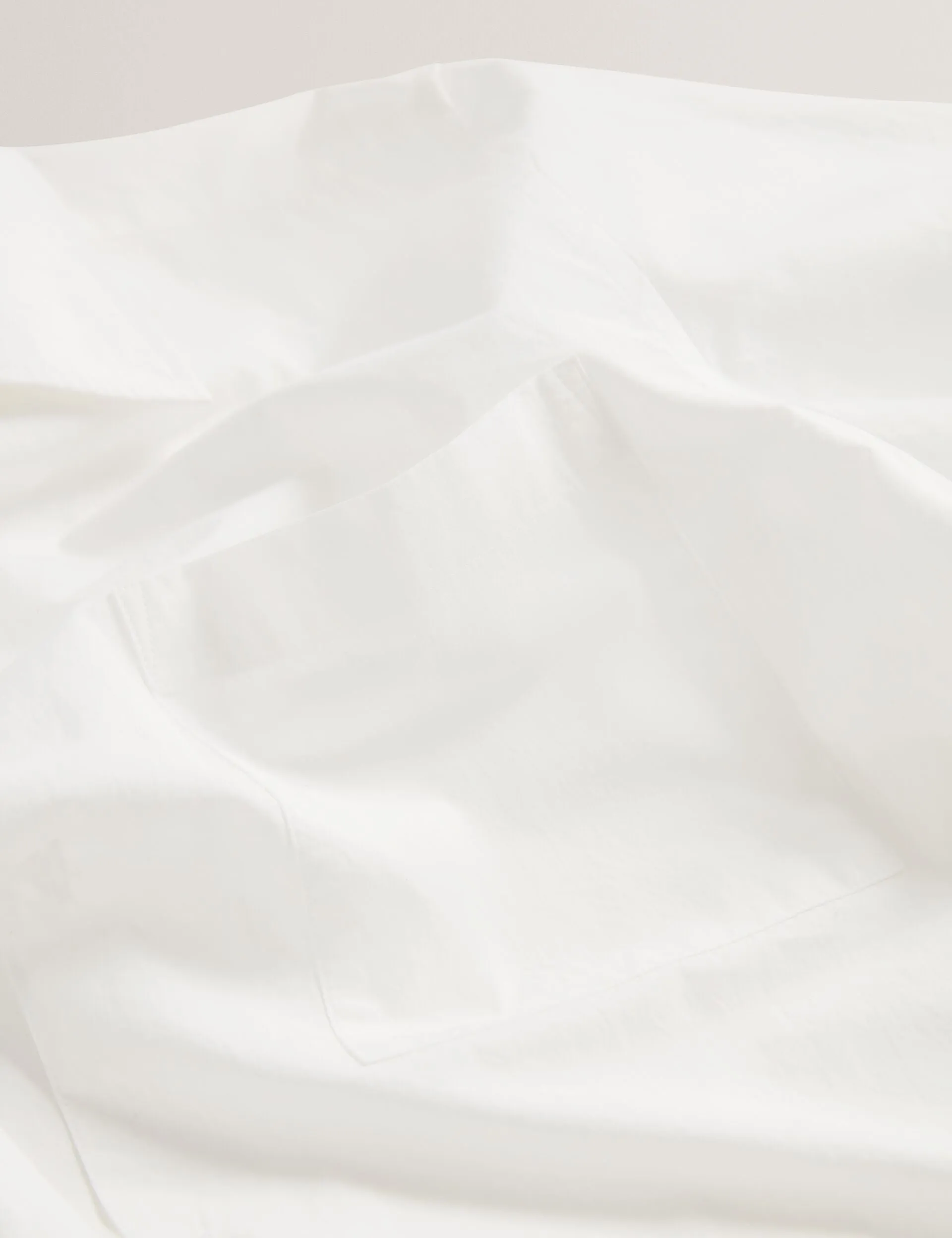 RADCLYF | WHITE Stylish Design