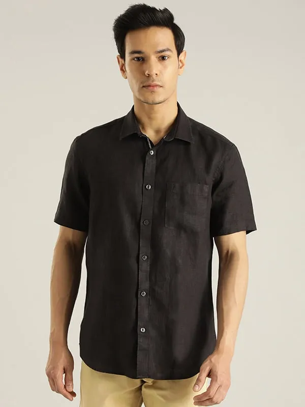 Minimalist Look Men Solid Half Sleeve Linen Shirt
