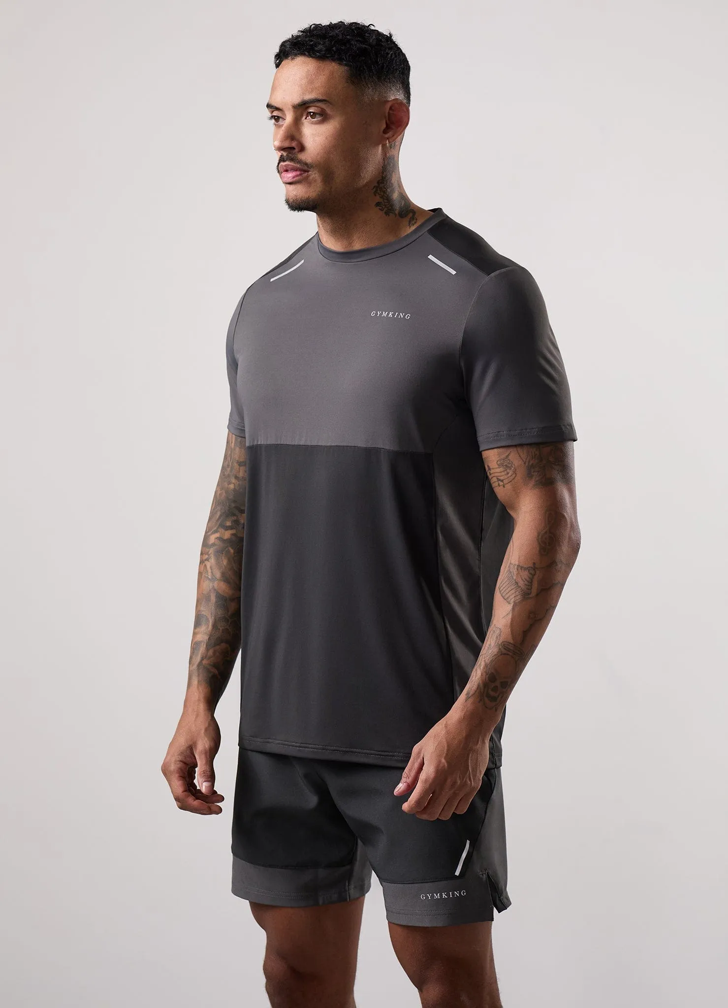 Gym King Advance Tee - Urban Grey/Fossil Grey Slim Waist Smart Design