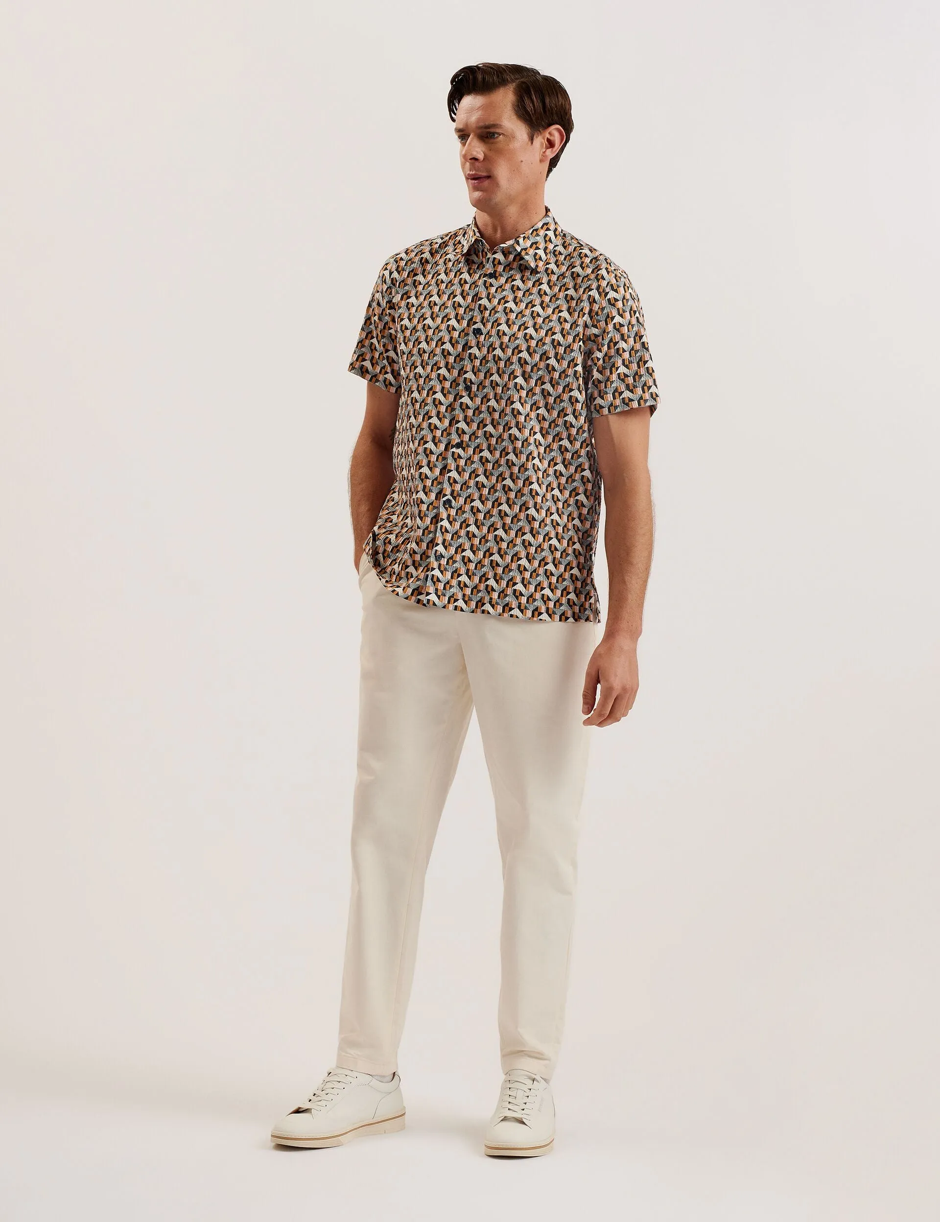 Sleek Fit Subtle Details GASTONS | LT-PINK